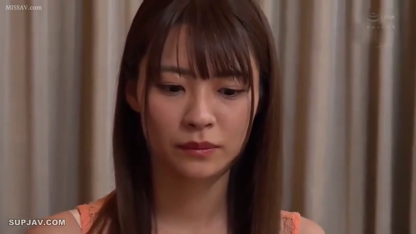 Indoor · 单人 · Melancholy · 面部特写 · Gaze · Curtain · 静止 · 蕾丝上衣