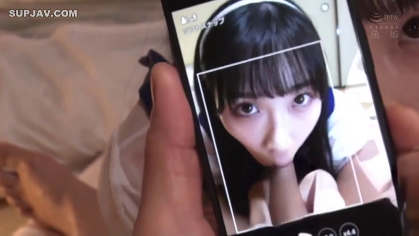 专注 · 卧室 · 口交 · 跪姿 · 手机 · POV · 白衣制服 · 屏幕特写