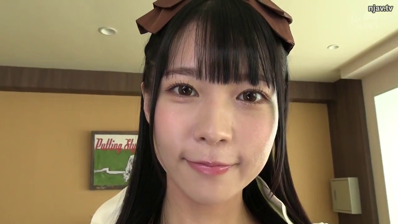 室内 · 温柔 · 面部特写 · 注视 · 女仆装 · 正对镜头 · 蝴蝶结发饰 · 齐刘海