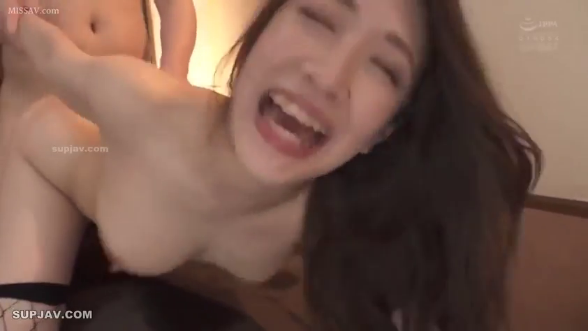 室内 · 性交 · 全裸 · 胸部特写 · 模糊 · 呐喊 · 爬行位