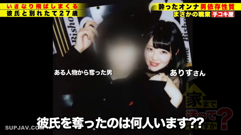 室內 · 脸部 · 站立 · 字幕 · 微笑 · 合影 · 黑色长袖