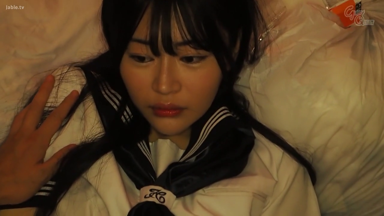 忧郁 · 脸部 · 卧室 · 水手服 · 卧姿 · 被抚摸 · 少女