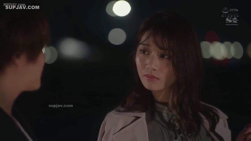 真剣 · 面部 · 站立 · 交流 · 屋外 · 夜景 · トレンチコート