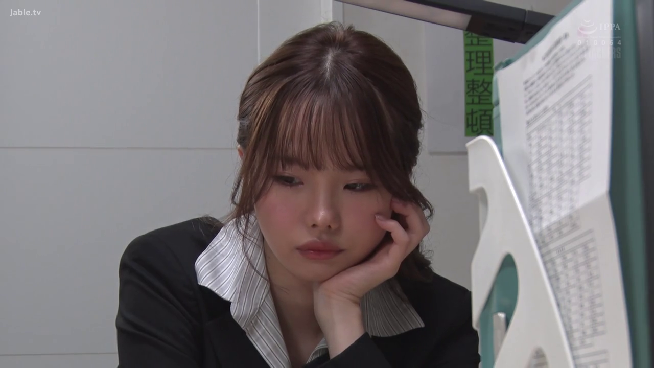 面部 · 忧郁 · 办公室 · 职业装 · OL · 托腮 · 文件架 · 工作