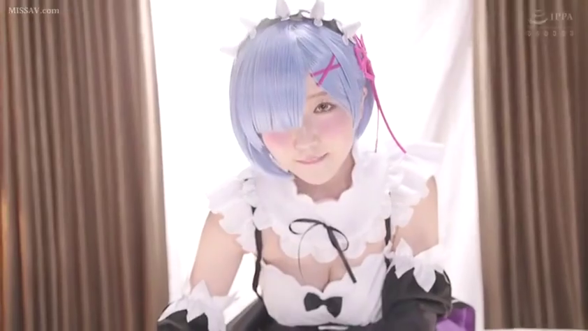 室内 · 座り姿勢 · 顔 · 恥ずかしがり屋 · 注視 · メイド服 · 假发 · Cosplay