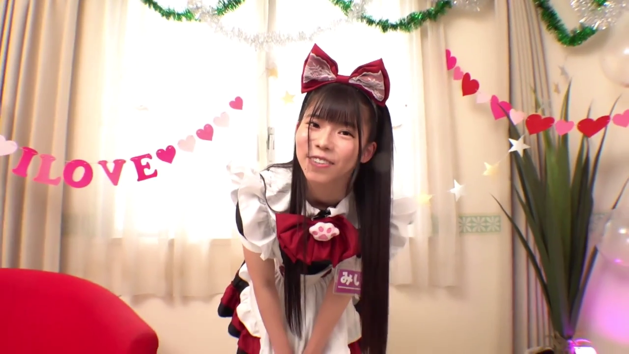 室內 · 中景 · 微笑 · 女僕裝 · 蝴蝶结 · 弯腰前倾 · Cosplay · 互動擺姿