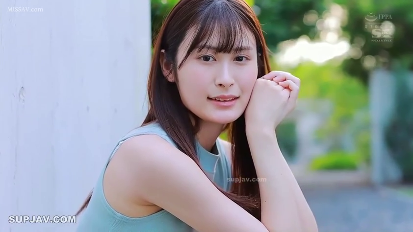 甘美 · 特写 · 屋外 · 托腮 · 日本AV · レンズを見つめて · ノースリーブタンクトップ