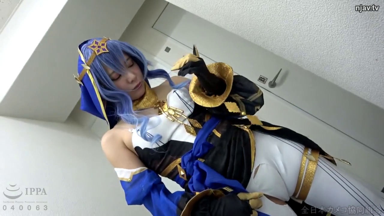 室内 · 全身 · 站立 · 平静 · 摆拍 · Cosplay服 · 青髪アニメキャラクター