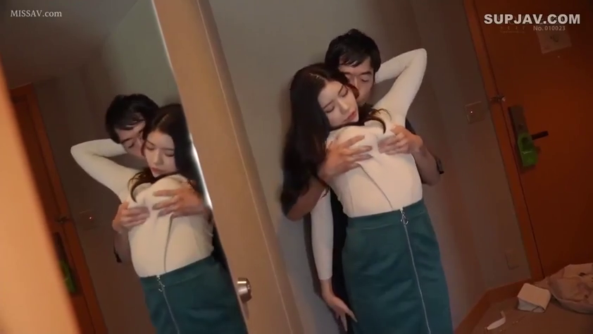 室内 · 胸部 · 享受 · 职业装 · 抚摸 · 镜子 · 背后站立 · 镜像