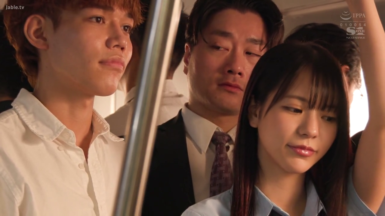 Stand · 平静 · 面部特写 · Student uniform · By Bus · 痴汉题材 · 电车内部 · Handrail