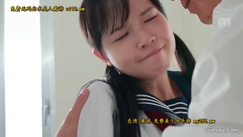 室内 · 面部 · 微笑 · 学生服 · 水手服 · 抱擁 · 依偎