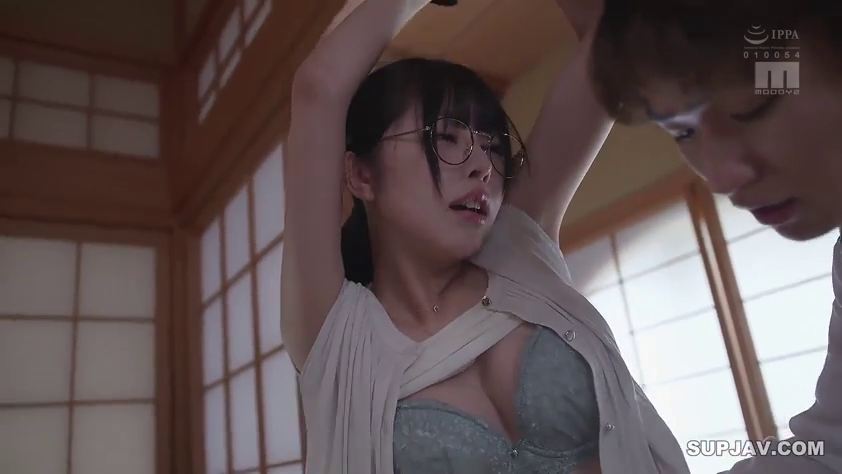 眼镜 · 和室 · 迷离 · 上半身 · 内衣 · 举手 · 束缚 · 挣扎