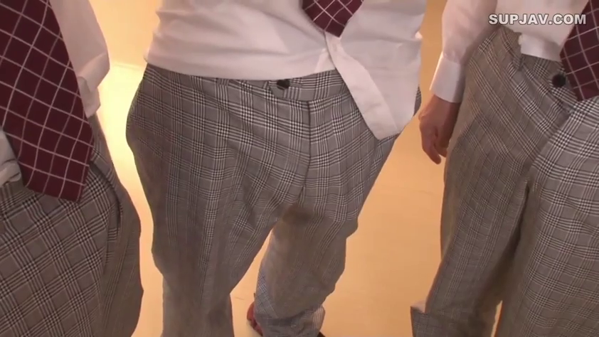 室内 · 站立 · 多人 · 下半身特写 · ネクタイ · 校服西裤