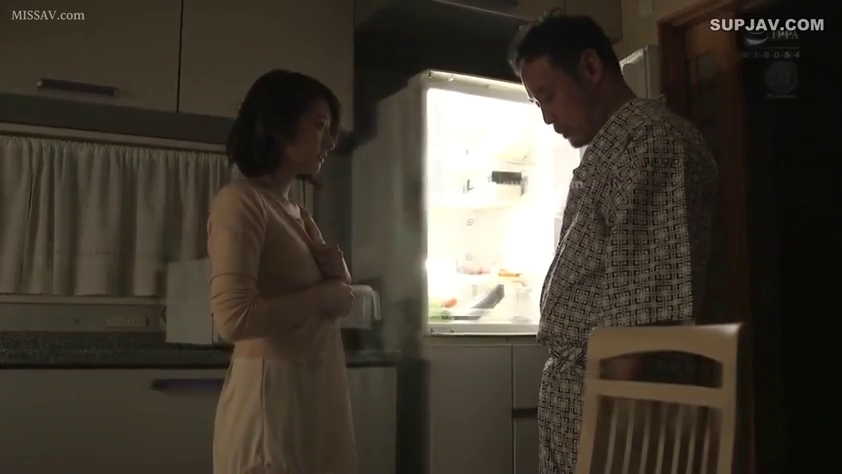 Stand · Medium shot · Plot · Casual clothes · Kitchen · Looking forward to it · Confrontation · 冰箱