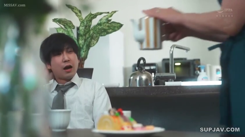 坐姿 · 交谈 · 居家 · 餐厅 · 惊讶 · 衬衫领带 · 人物中景 · 茶壶