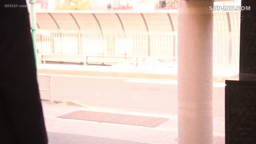 Stand · Horizon · Street · Suit · 观望 · Overexposure