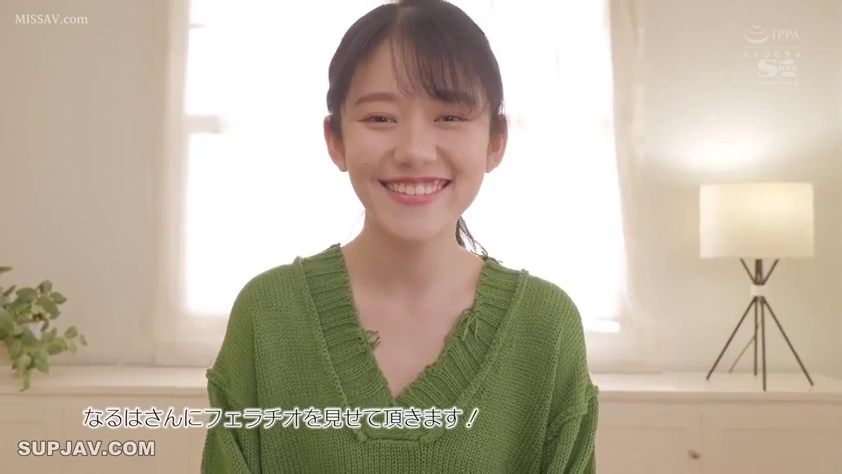 面部 · 台灯 · 正坐 · 交流 · 房间 · 针织衫 · 笑容 · 清纯系