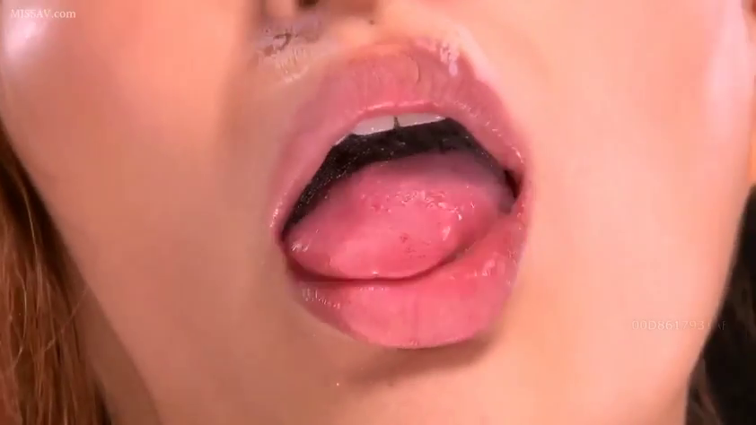 室内 · 诱惑 · 张嘴 · 抬头 · 嘴部特写 · 伸舌头