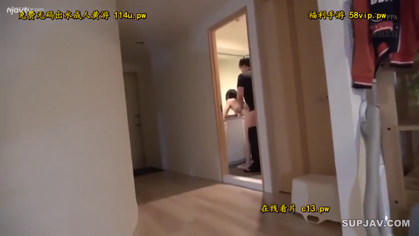 性交 · 全裸 · 站立 · 遠景 · 偷拍视角 · アパートの廊下 · 小凳子