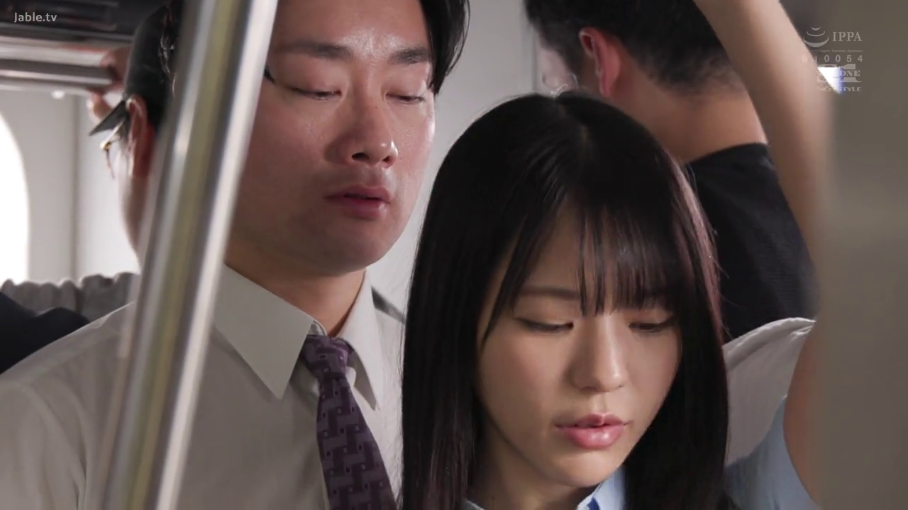 Close-up of the face · Armrest · 痴汉 · 局促 · 电车 · Shirt and tie · 盯视 · Standing room only