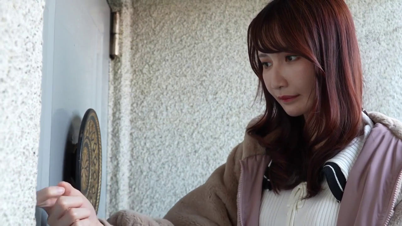 站立 · 平静 · 半身 · プロット · コート · 门口 · ドアベル · 按门铃