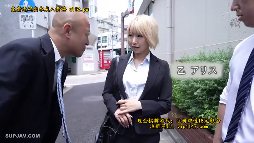 対峙 · 站立 · 凝視 · 职业套装 · 屋外 · 街头 · 指示牌