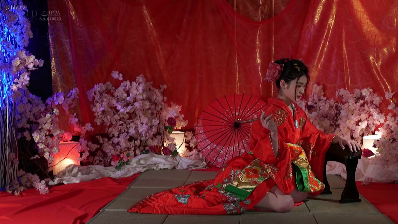 跪坐 · 全景 · 沉稳 · 红色和服 · 和风摄影棚 · 持伞 · 红伞 · 樱花布景