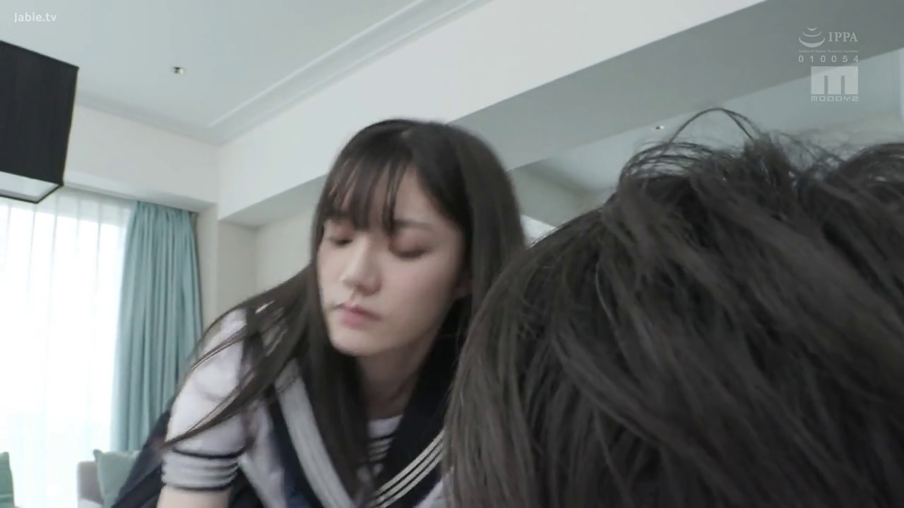 室内 · 骑乘位 · 性交 · 投入 · 中景 · 水手服 · 男伴后脑勺