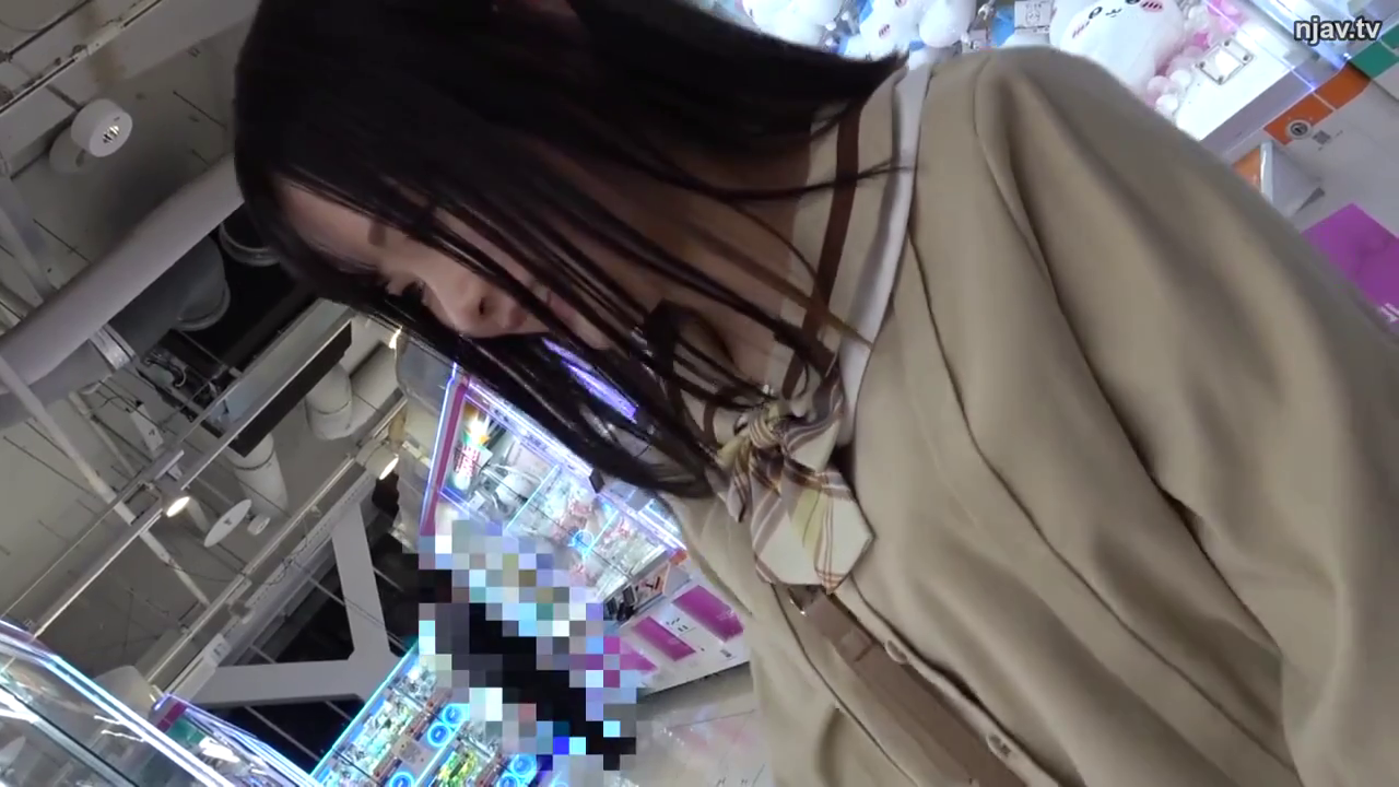 站立 · 自然 · 行走 · JK制服 · 户外 · 低角度 · 游戏厅 · 娃娃机