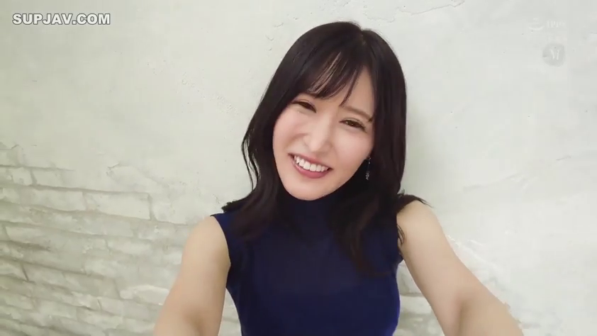 室内 · 微笑 · 面对镜头 · 特写 · 无袖上衣 · 快乐 · 自拍视角