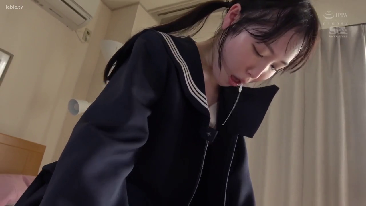 卧室 · 面部特写 · 水手服 · 弯腰俯身 · AV剧照 · 失神表情 · 口吐涎液