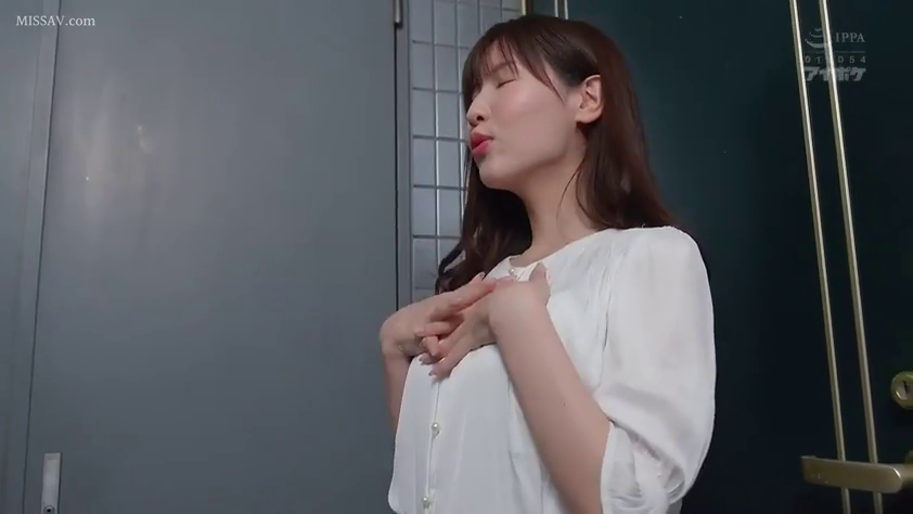 Standing Posture · 白衬衫 · masturbation · Half-body · moan · Elevator · 电梯门 · 女性独处