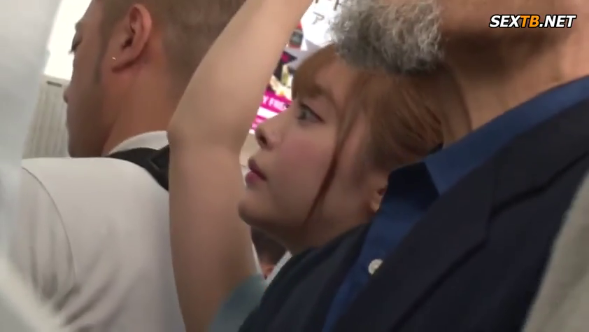 脸部 · 站立 · 猥褻 · 休閒裝 · 痴漢 · 電車 · 緊張 · 吊环