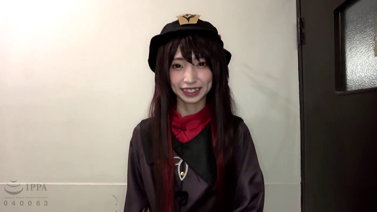 室内 · 脸部 · 站立 · 微笑 · 开心 · Cosplay服饰 · IPPA标志