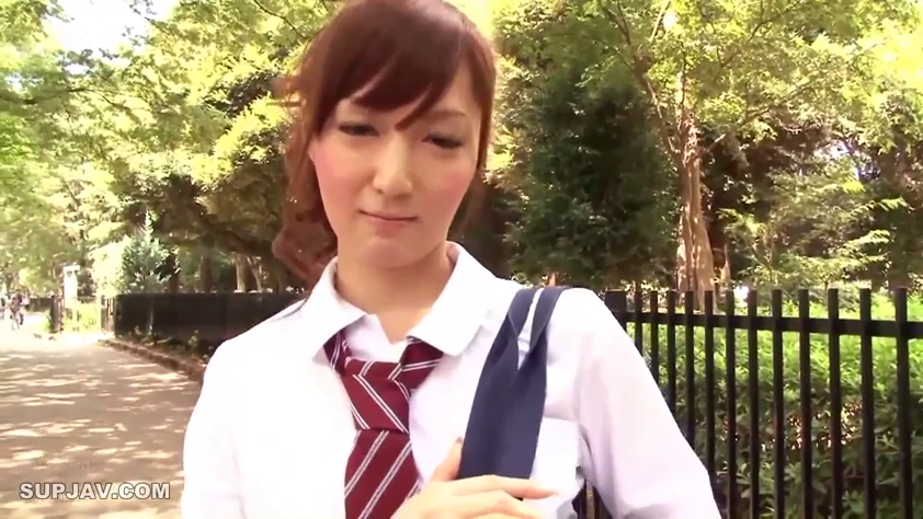 Stand · 红领带 · Smile · 面部特写 · JK Uniform · 看向镜头 · 书包 · 户外公园