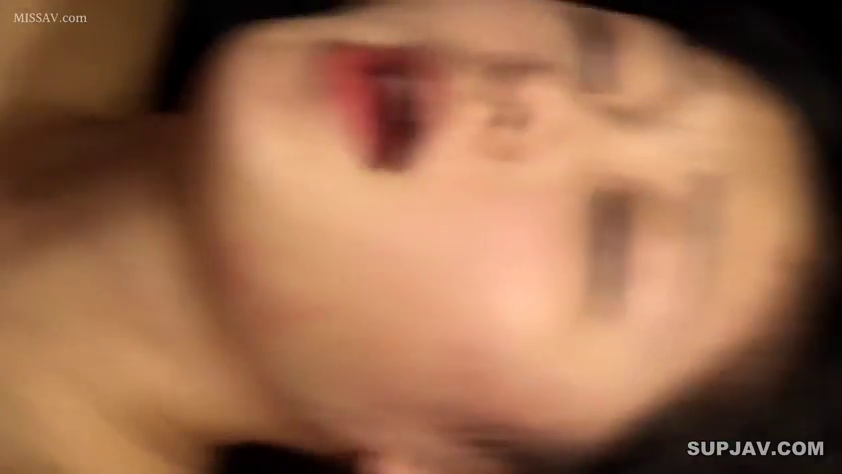 室内 · 仰臥 · 顔のクローズアップ · 性高潮表情 · 张嘴闭眼 · 动态模糊及水印