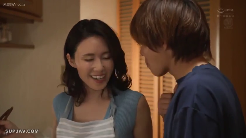 脸部 · 站立 · 微笑 · 厨房 · 情侶 · 圍裙 · 厨具 · 烹饪