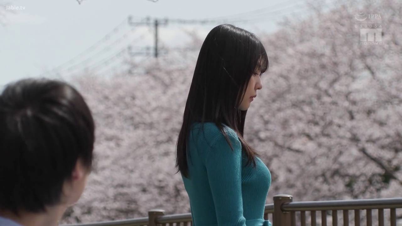 Melancholy · Stand · Guardrail · Stare · 青色针织衫 · 樱花林 · 侧面中景