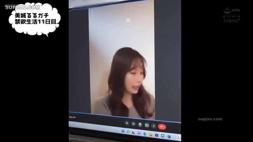 自然 · Gray top · Sit properly. · Chat · 头像特写 · Video footage · Computer Interface · Screen Recording Screenshot