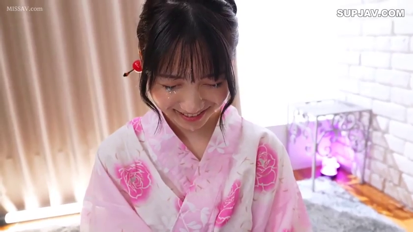 室内 · 面部 · 低头 · 微笑 · 颜射 · 精液 · 发饰 · 粉色碎花浴衣