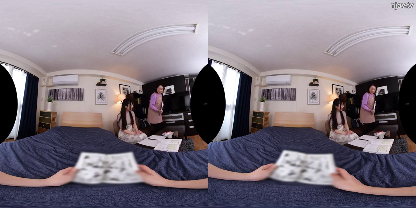 Sitting Posture · Bedroom · 自然 · 交流 · Everyday Clothing · Book · Panoramic view