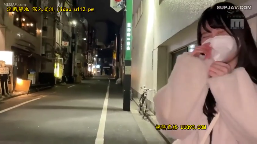 站姿 · 目を閉じて · 夜景 · 口罩 · 顔を隠す · 夜の通り · 毛绒外套