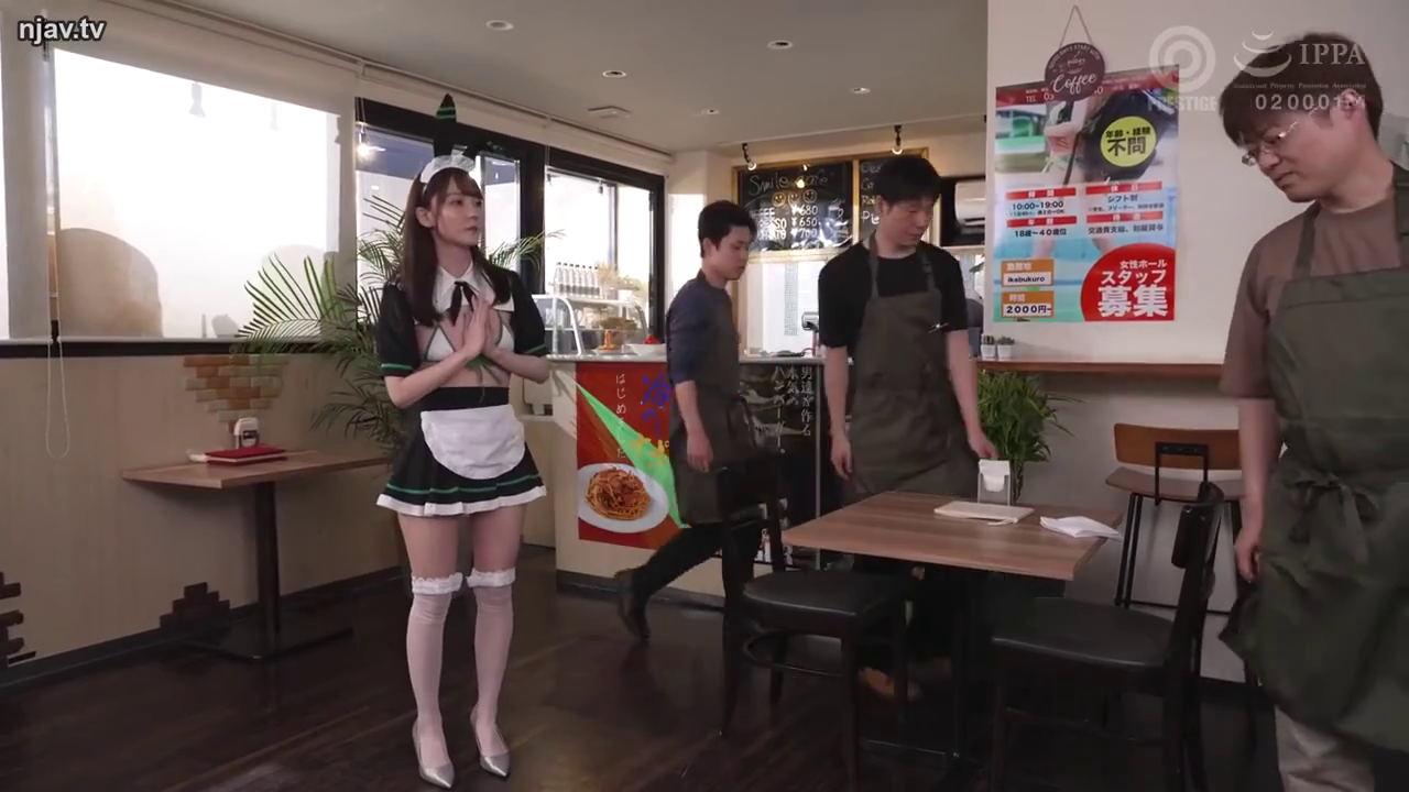 室内 · 全身 · 站立 · 桌椅 · 自然 · 白丝袜 · 餐厅 · 服务