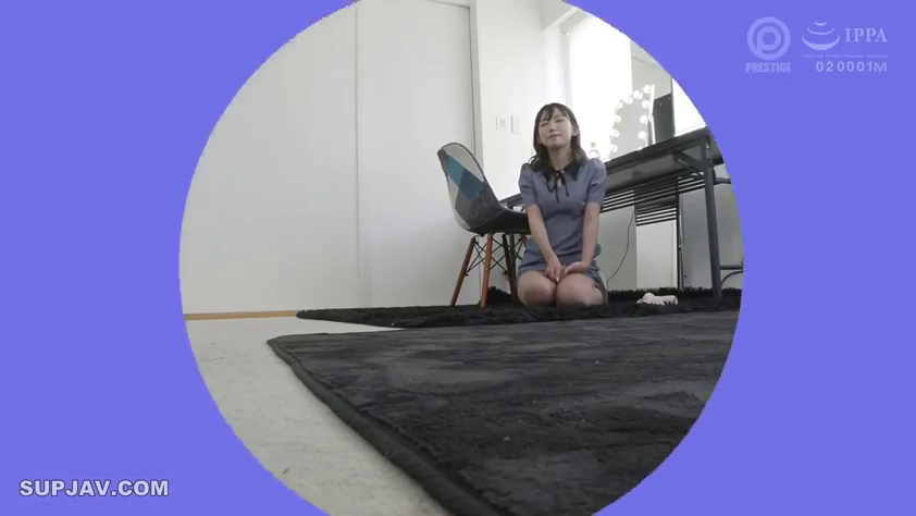 跪坐 · 全景 · 微笑 · 部屋 · じゅうたん · 独处 · 蓝色制服 · 圆形视窗