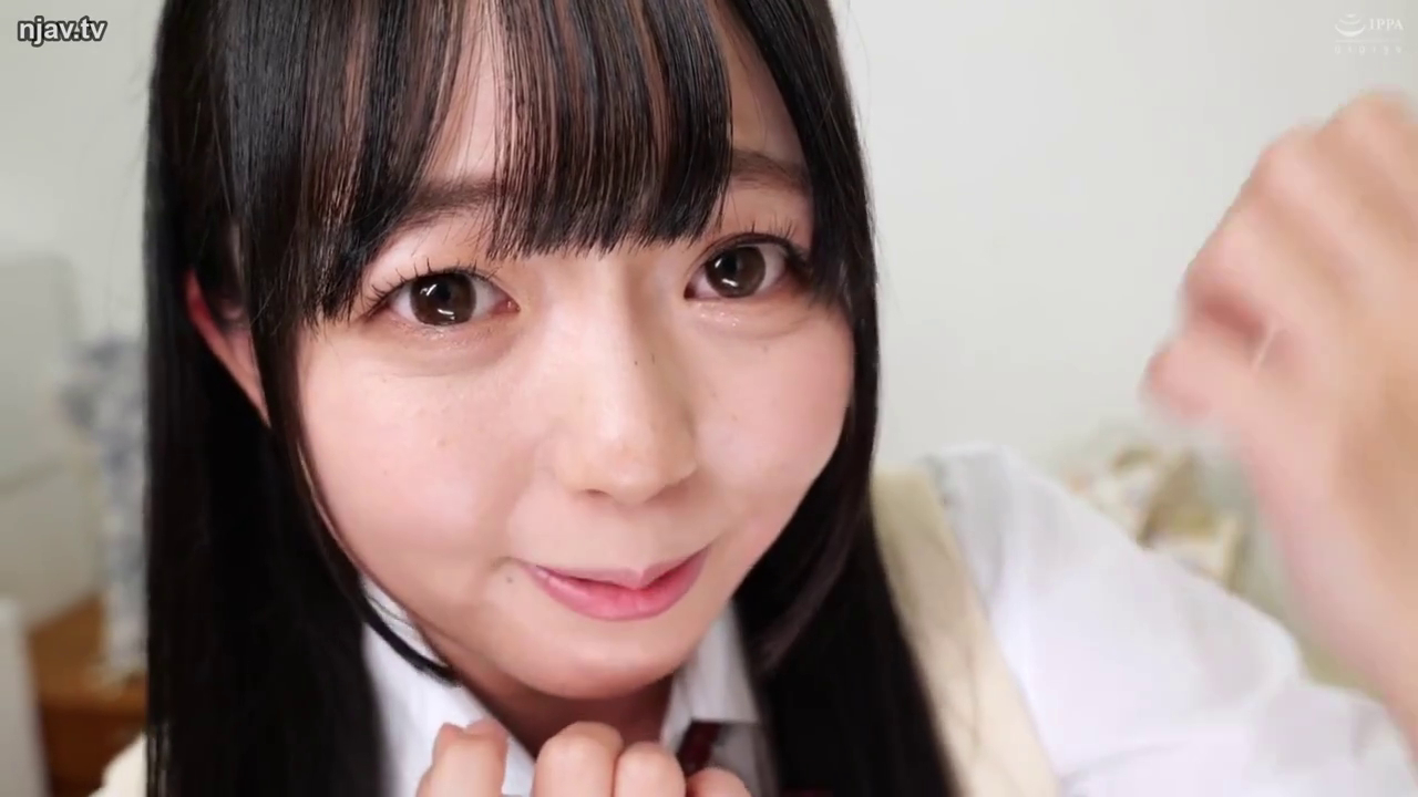 室内 · 面部 · 身をかがめる · 微笑 · 学生服 · 凝視 · JK