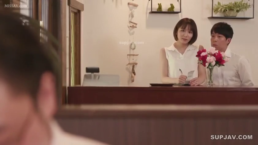 站立 · 白衬衫 · 自然 · 日常 · 鲜花 · 工作 · 前台