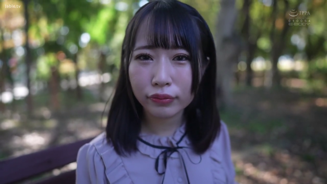 脸部 · 委屈 · 注视 · 清纯 · 公园 · 正面 · 长椅 · 淑女装