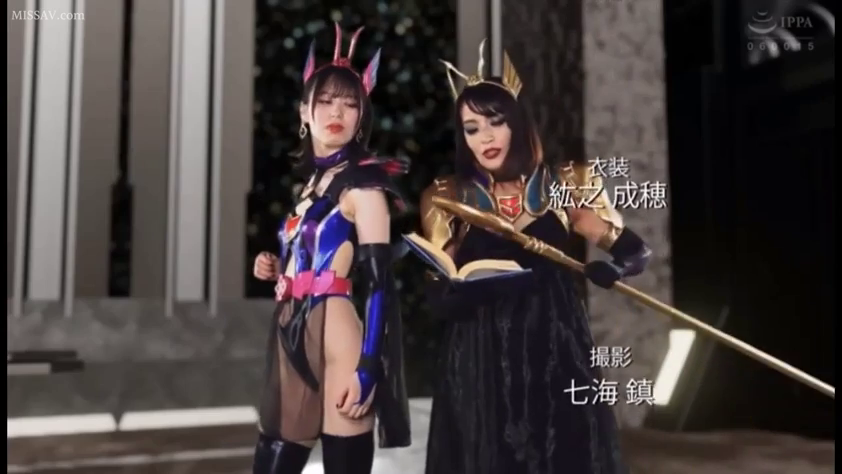 全身 · 站立 · 展示 · 双人 · 室内影棚 · 冷艳 · 角色扮演服 · 魔法书