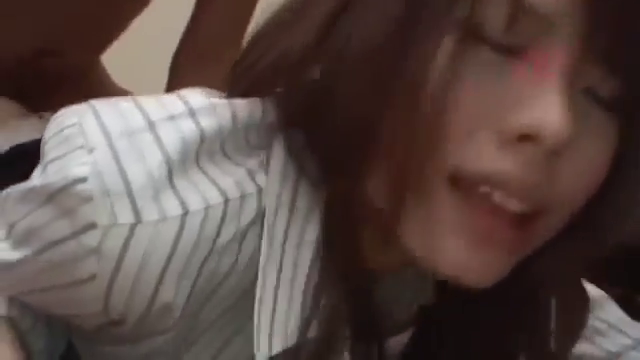 室内 · 呻吟 · 条纹衬衫 · 面部特写 · 趴卧 · 性交中 · 痴女