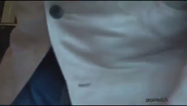 室内 · 胸部特写 · 站立 · 模糊 · 纽扣 · 展示服装 · 白色西装外套